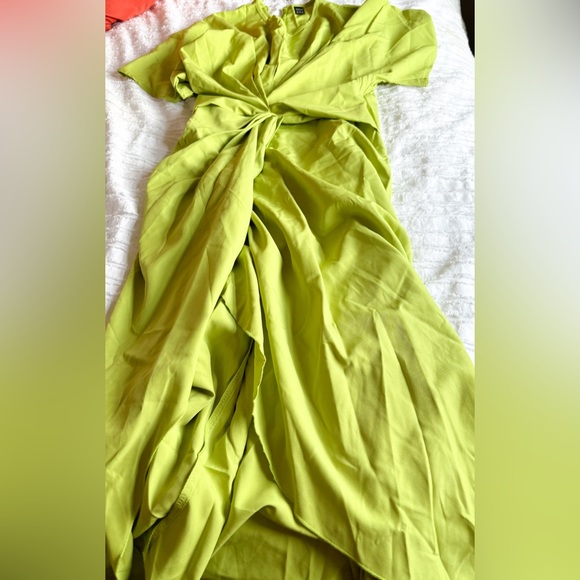 SHEIN, NEW, lime green, cut out on the chest area, zipper back, maxi dress - Picture 1 of 1